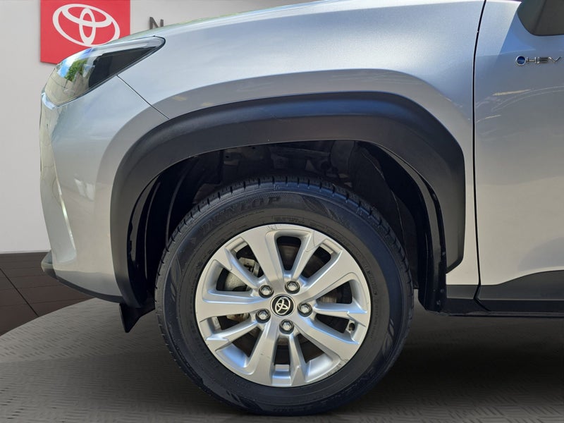 2024 Toyota Yaris GX 1.5L Hybrid 2WD SUV image 5