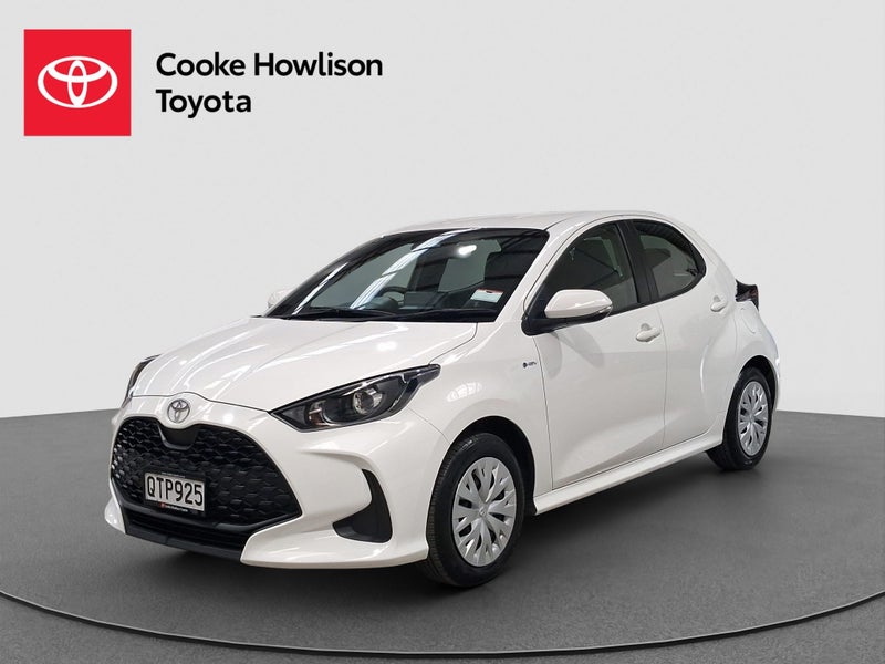 2024 Toyota Yaris GX 1.5L Hybrid image 3