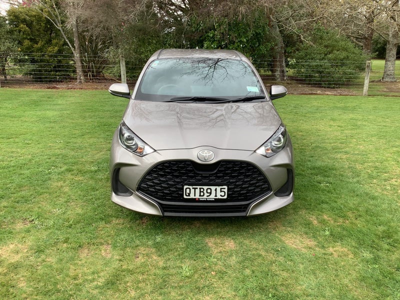 2024 Toyota Yaris GX 1.5L Hybrid Electric Vehicle image 3
