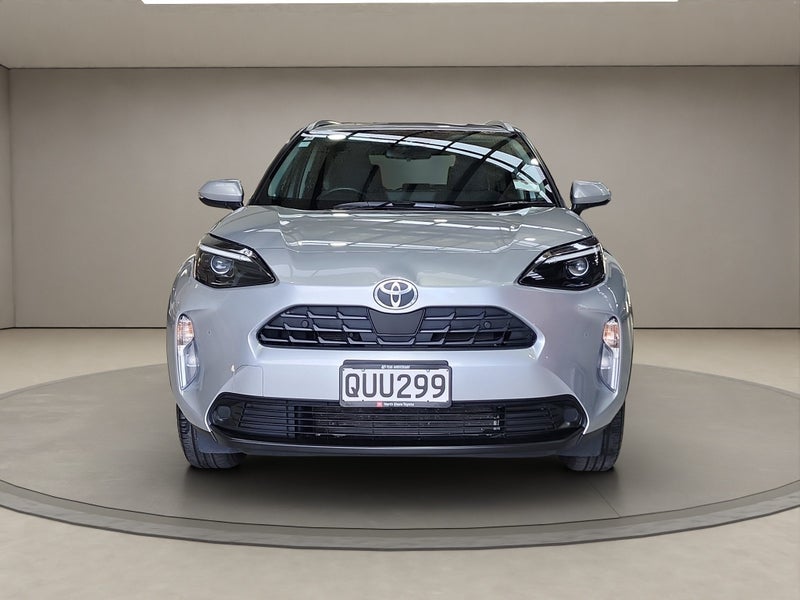 2024 Toyota Yaris GX 1.5L Hybrid FWD SUV image 2