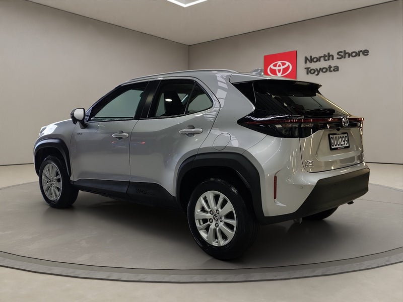 2024 Toyota Yaris GX 1.5L Hybrid FWD SUV image 5