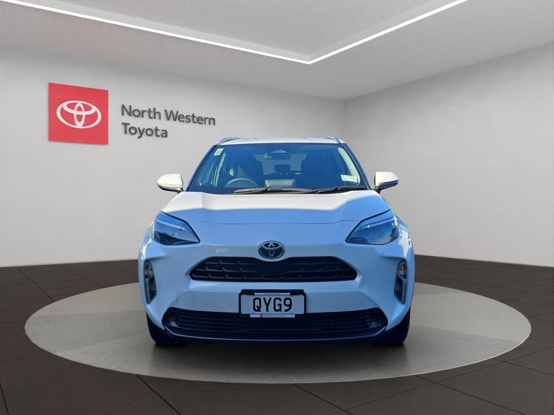2024 Toyota Yaris GX 1.5L Hybrid FWD SUV image 2