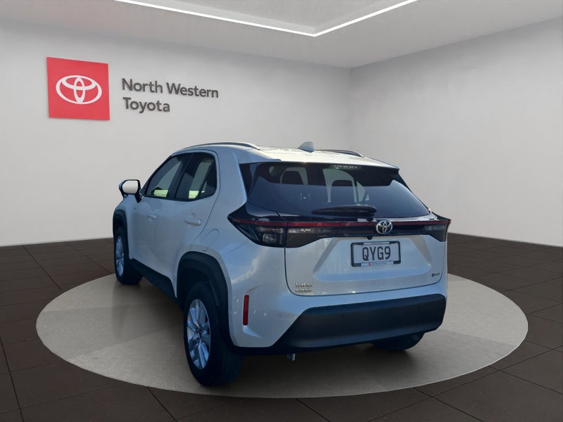 2024 Toyota Yaris GX 1.5L Hybrid FWD SUV image 5