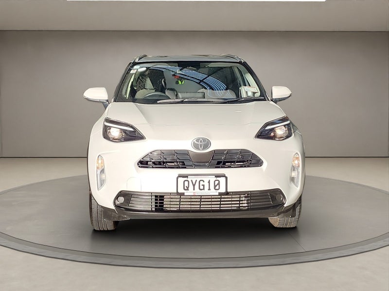 2024 Toyota Yaris GX 1.5L Hybrid FWD SUV image 2