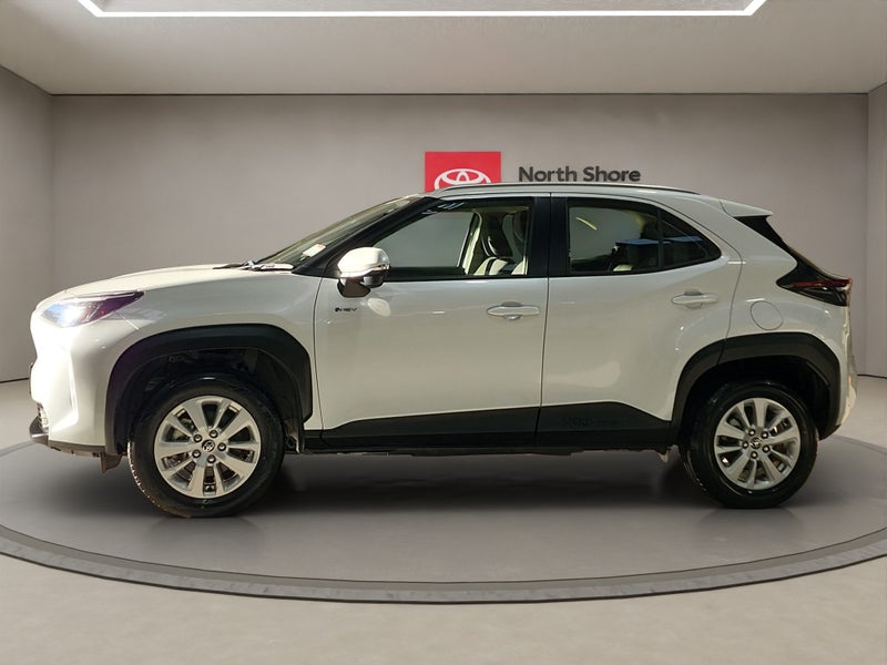 2024 Toyota Yaris GX 1.5L Hybrid FWD SUV image 4
