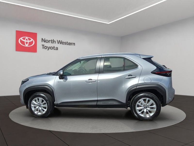 2024 Toyota Yaris GX 1.5L Hybrid FWD SUV image 4