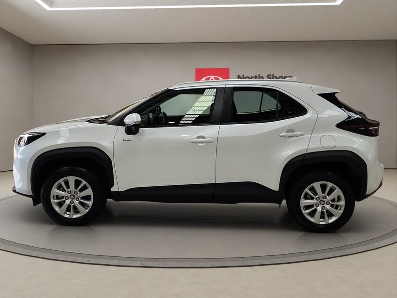 2024 Toyota Yaris GX 1.5L Hybrid FWD SUV image 4