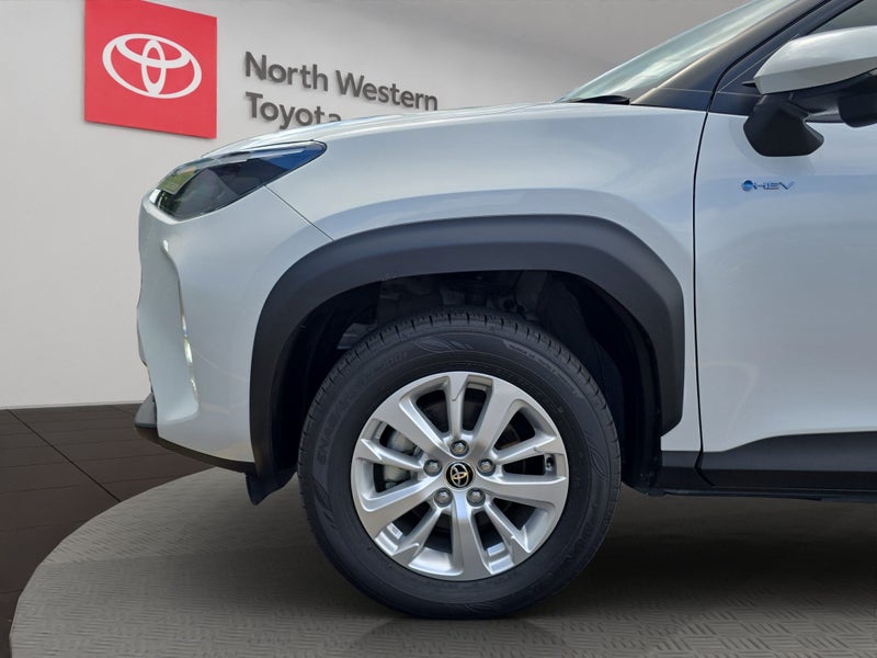 2024 Toyota Yaris GX 1.5L Hybrid FWD SUV image 5