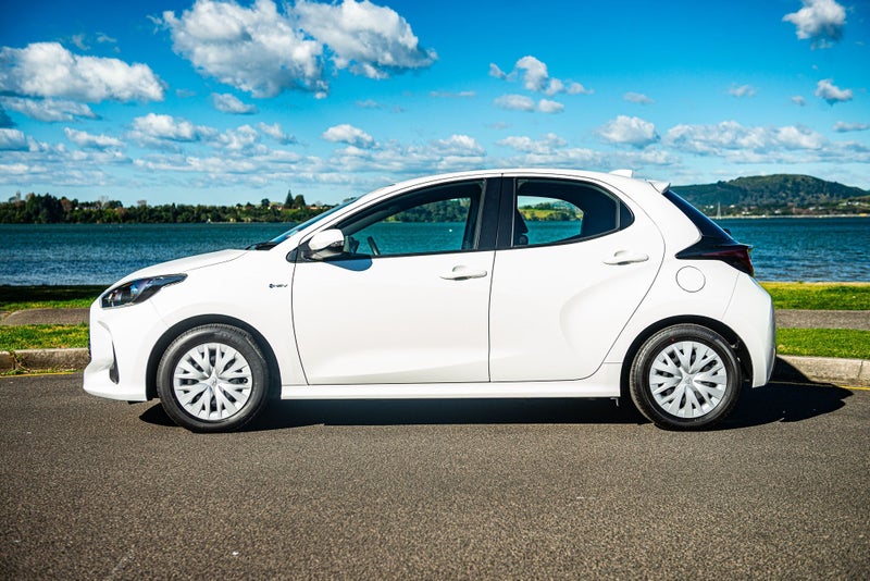 2024 Toyota Yaris GX 1.5P HV image 5