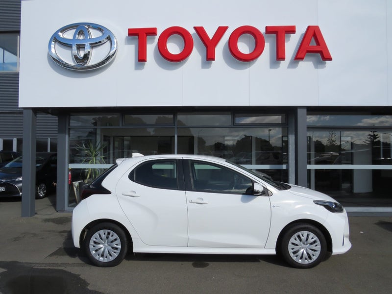 2024 Toyota Yaris GX 1.5P HV image 4
