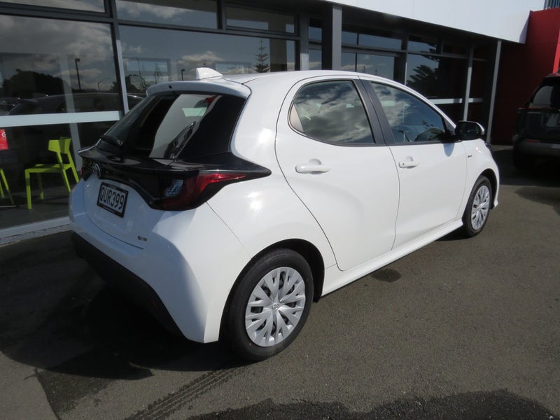 2024 Toyota Yaris GX 1.5P HV image 5