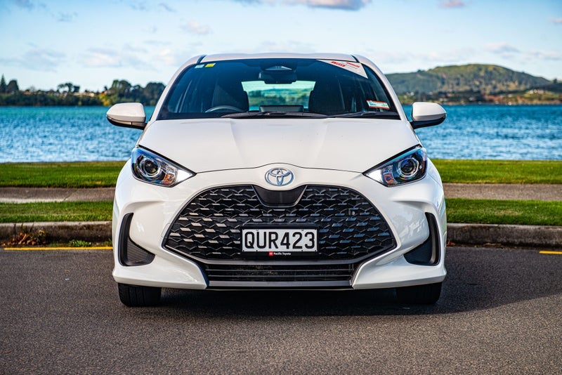 2024 Toyota Yaris GX 1.5P HV ECVT FWD image 4