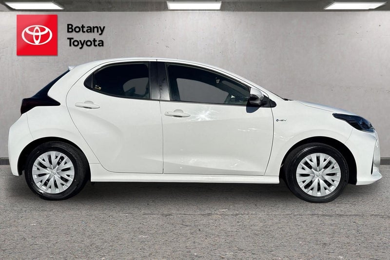 2024 Toyota Yaris GX 1.5P HV ECVT FWD image 4