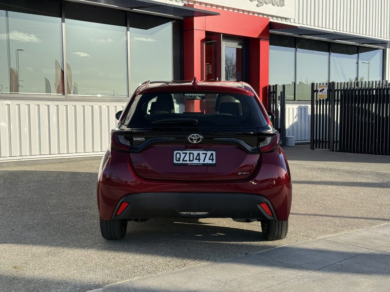 2024 Toyota Yaris GX 1.5P HV ECVT FWD Hatchback image 5
