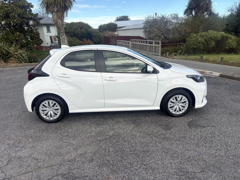 2024 Toyota Yaris GX 1.5P HV ECVT FWD HB/5D/5S image 3