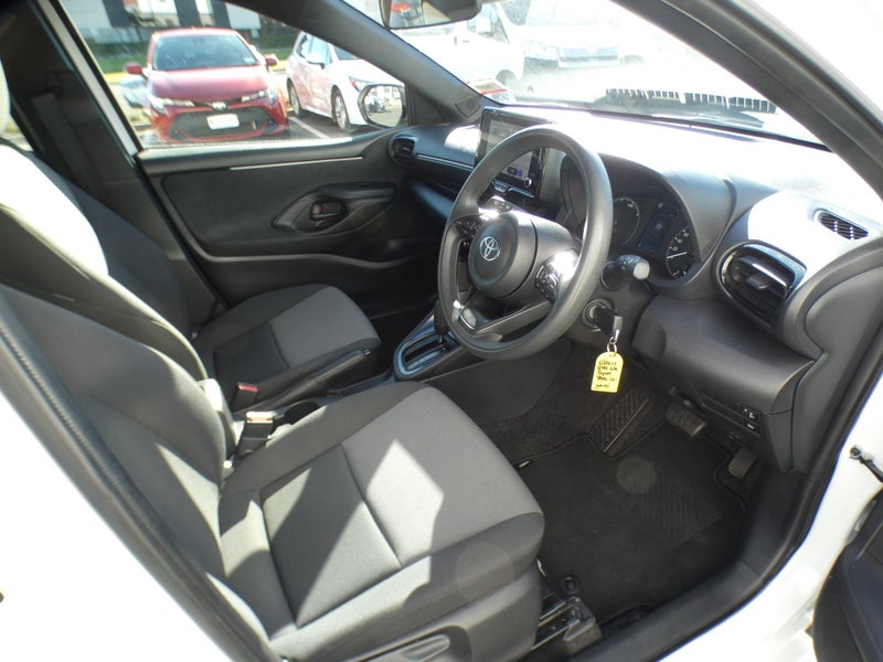 2024 Toyota Yaris GX 1.5P HV ECVT FWD HB/5D/5S... image 2