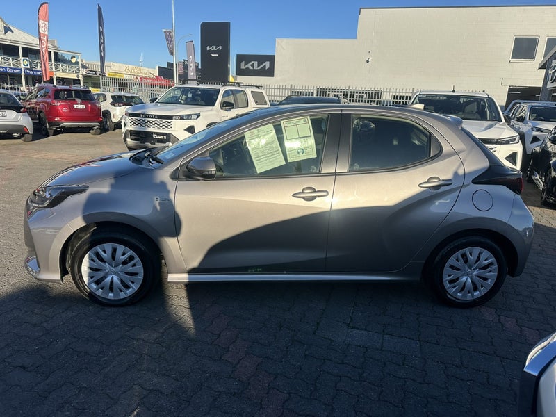 2024 Toyota Yaris GX 1.5P HV ECVT FWD HB/5D/5S - image 4