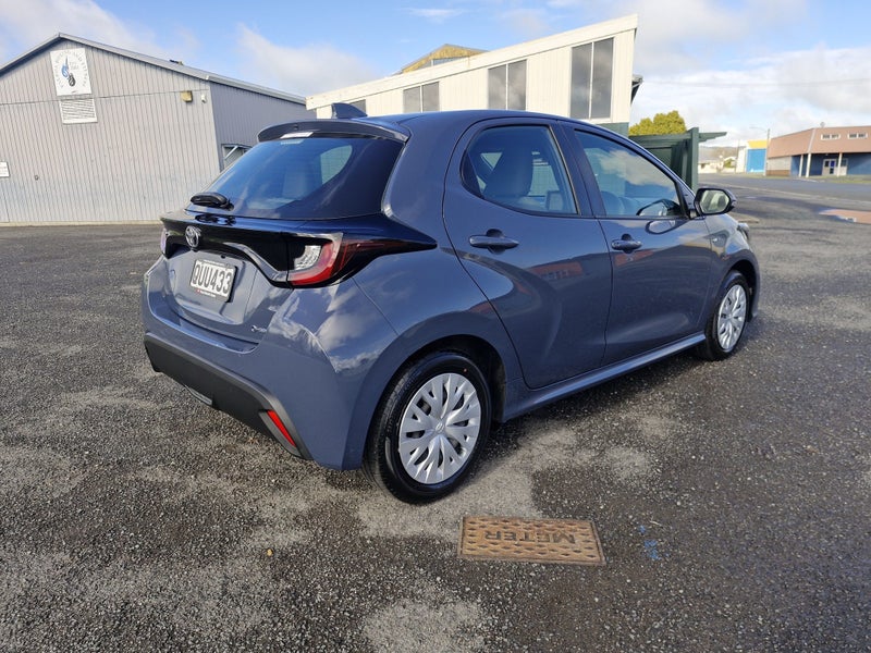 2024 Toyota Yaris GX 1.5P HV ECVT FWD HB/5D/5S... image 3