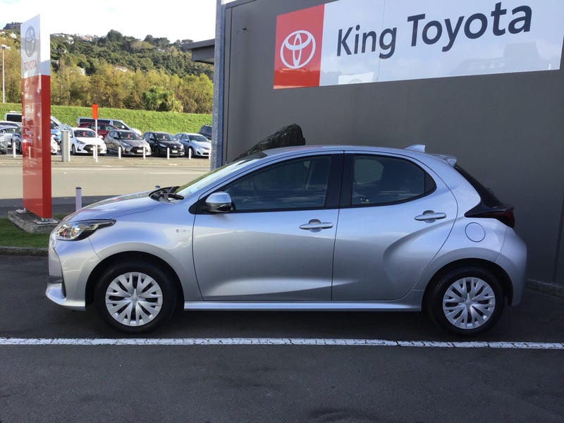 2024 Toyota Yaris GX 1.5P HV ECVT FWD HB image 2