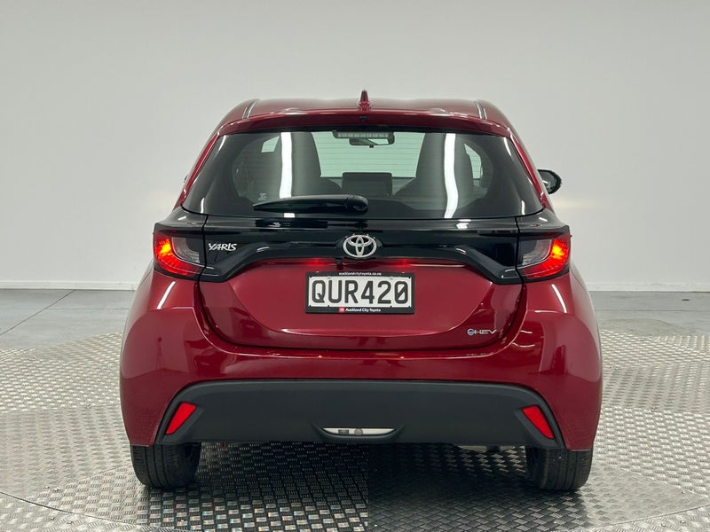 2024 Toyota Yaris GX 1.5P Hybrid image 4