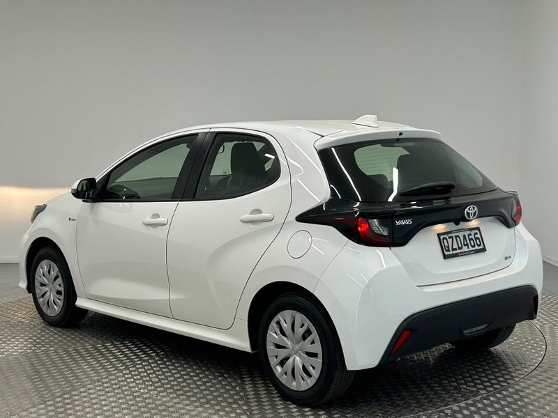 2024 Toyota Yaris GX 1.5P Hybrid image 5