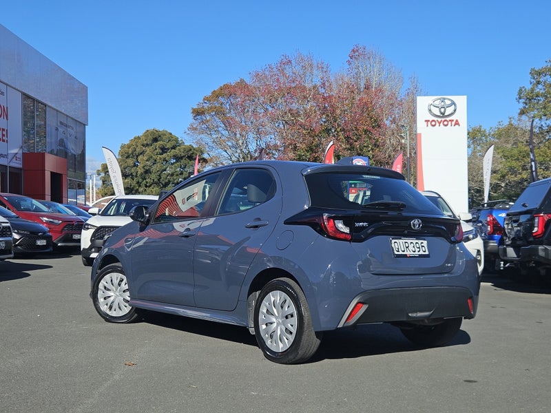 2024 Toyota Yaris GX 1.5P HYBRID image 3