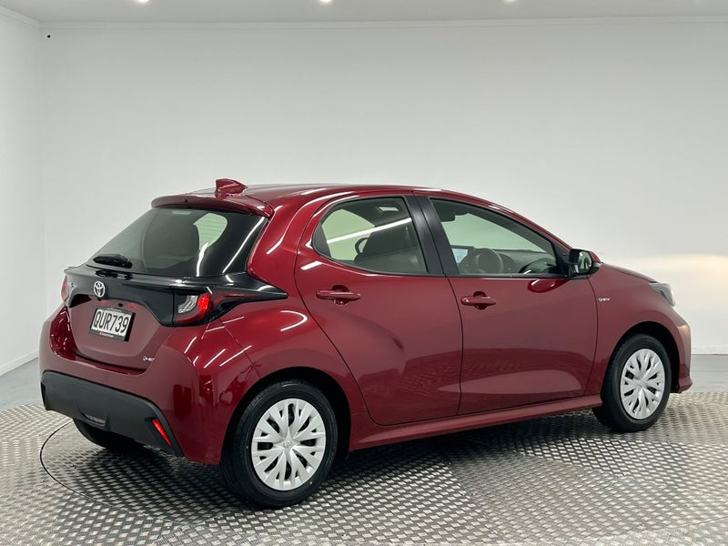 2024 Toyota Yaris GX 1.5P Hybrid image 3
