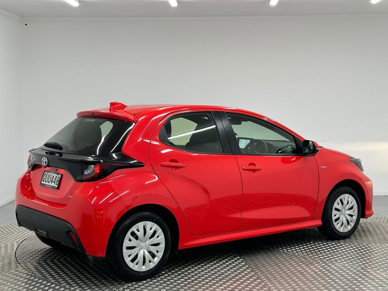 2024 Toyota Yaris GX 1.5P Hybrid image 3