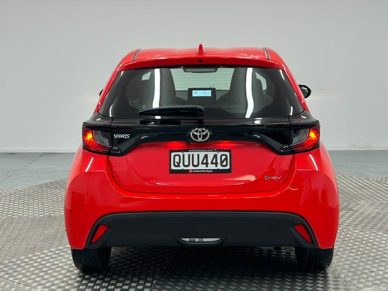 2024 Toyota Yaris GX 1.5P Hybrid image 4