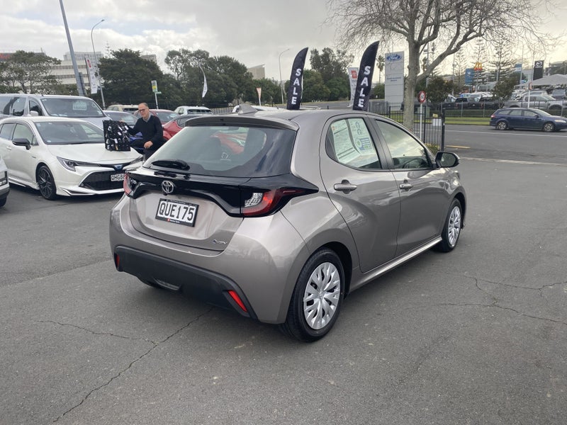 2024 Toyota Yaris GX 1.5P Hybrid image 2