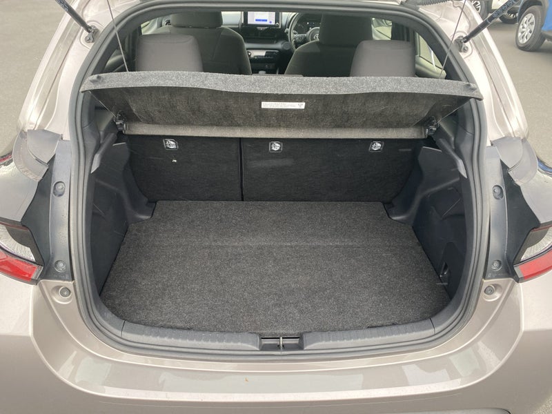 2024 Toyota Yaris GX 1.5P Hybrid image 4