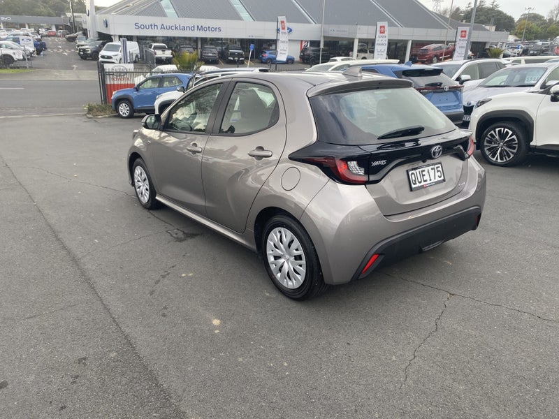 2024 Toyota Yaris GX 1.5P Hybrid image 5