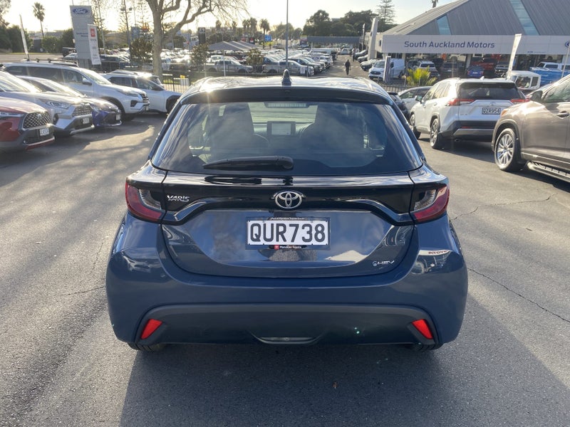 2024 Toyota Yaris GX 1.5P Hybrid image 3