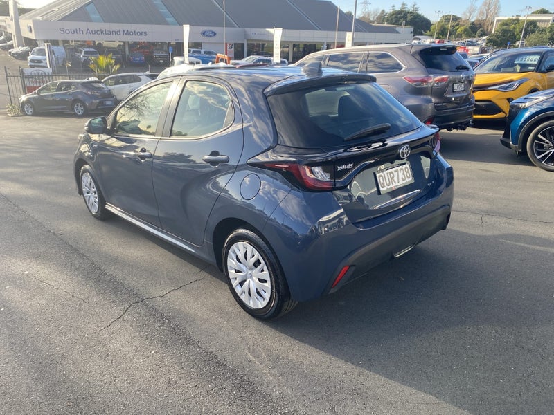 2024 Toyota Yaris GX 1.5P Hybrid image 5