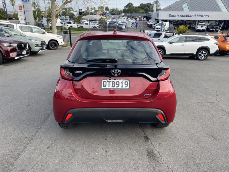 2024 Toyota Yaris GX 1.5P Hybrid image 3