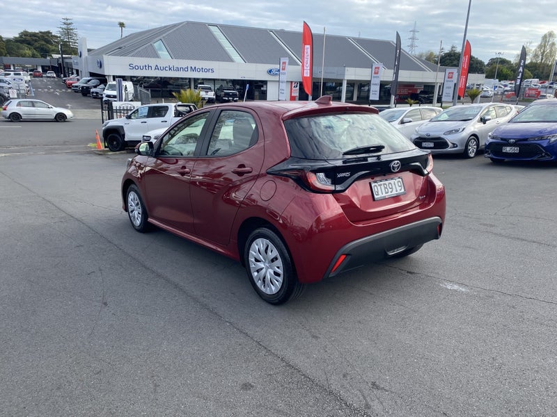 2024 Toyota Yaris GX 1.5P Hybrid image 5
