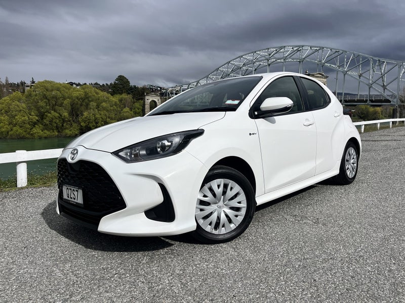 2024 Toyota Yaris GX 1.5P Hybrid Auto image 3