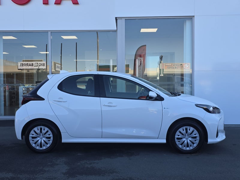2024 Toyota Yaris GX 1.5P HYBRID Auto image 2