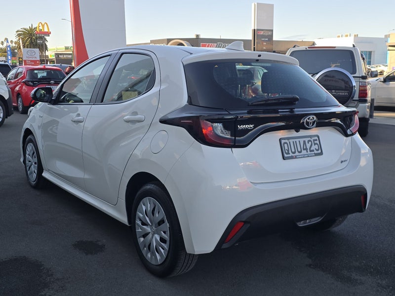 2024 Toyota Yaris GX 1.5P HYBRID Auto image 5