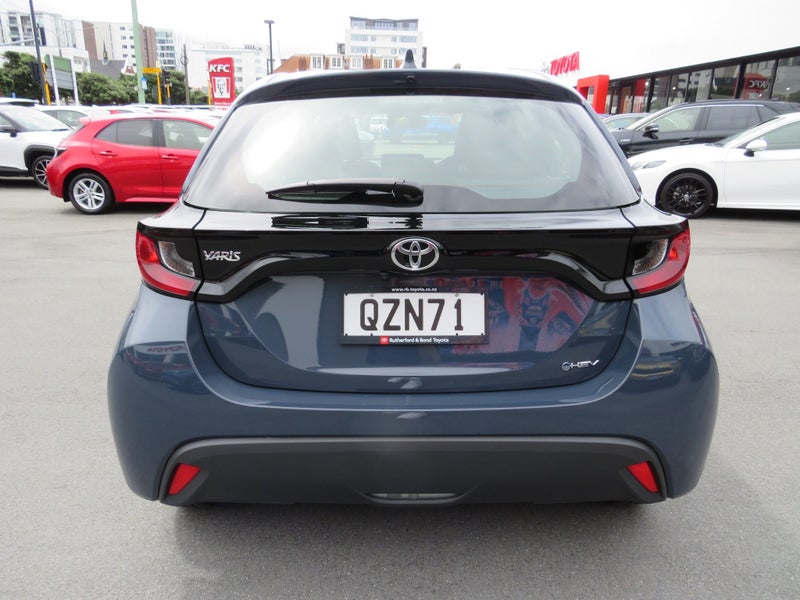 2024 Toyota Yaris GX 1.5P Hybrid ECVT FWD image 5