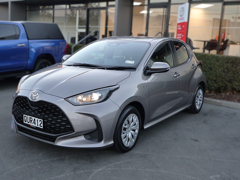 2024 Toyota Yaris GX 1.5P Hybrid FWD image 3