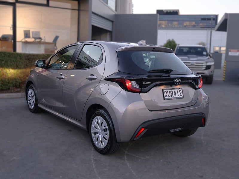 2024 Toyota Yaris GX 1.5P Hybrid FWD image 5