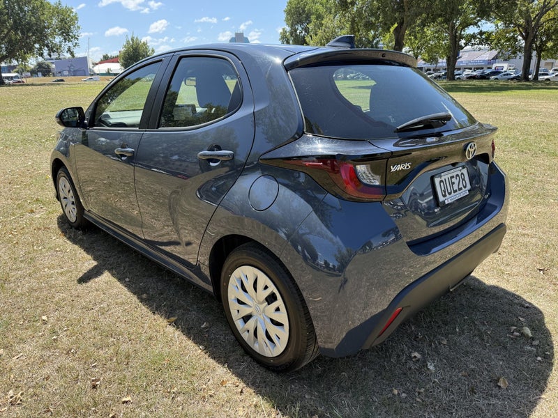 2024 Toyota Yaris GX 1.5P Hybrid FWD Automatic... image 5