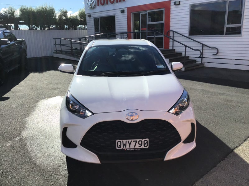 2024 Toyota Yaris GX 1.5P Hybrid Hatch image 2