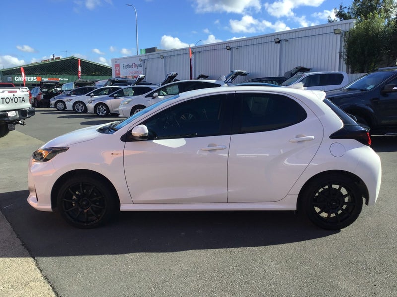 2024 Toyota Yaris GX 1.5P Hybrid Hatch image 5