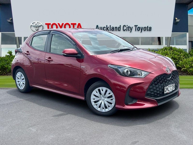 2024 Toyota Yaris GX image 1