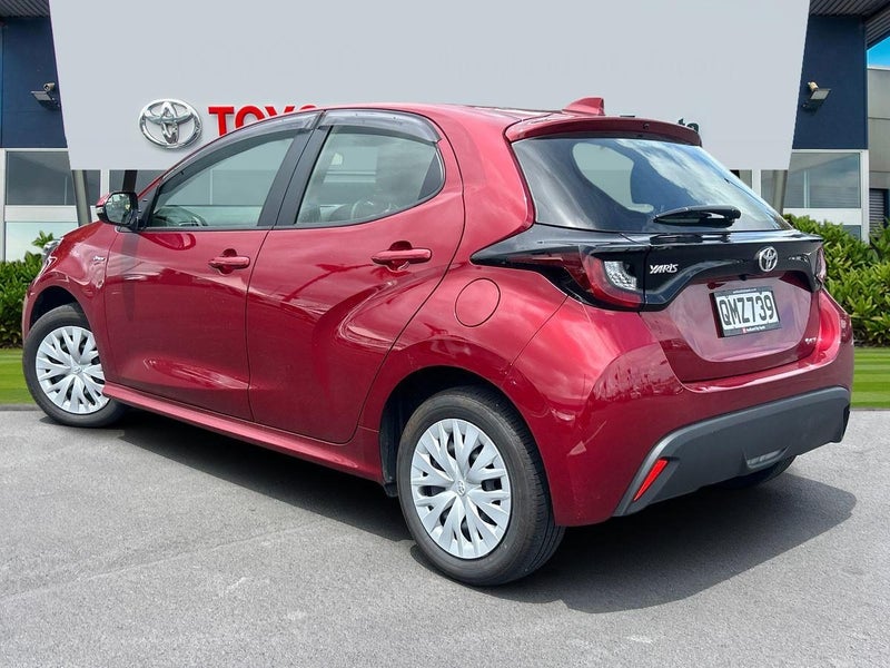 2024 Toyota Yaris GX image 2