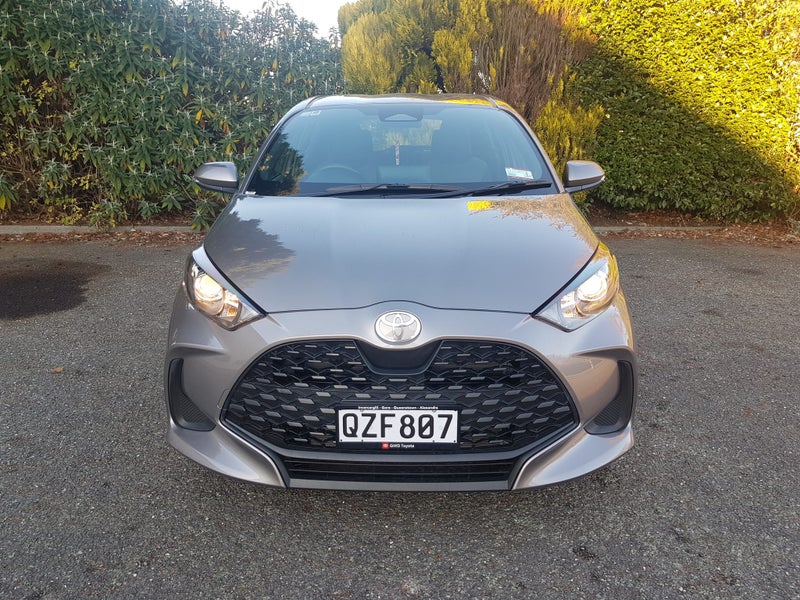 2024 Toyota Yaris GX Hybrid image 2