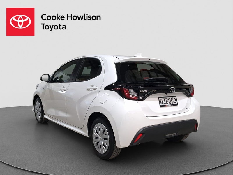 2024 Toyota Yaris GX Hybrid image 5