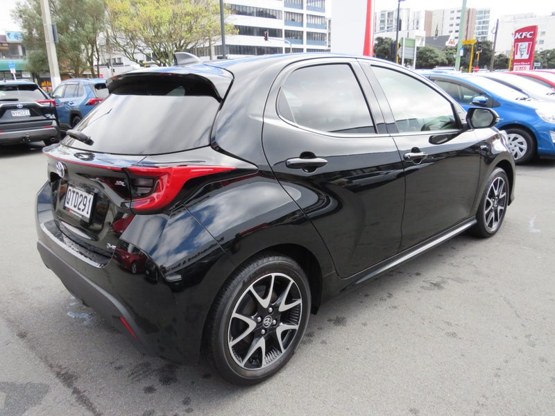 2024 Toyota Yaris ZR 1.5P HV ECVT FWD HB image 4